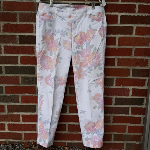 Old Navy Pants - Old Navy pixie floral ankle pants 6